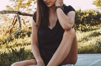 How to Choose the Right Footwear for Any Outfit