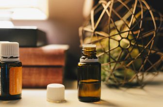 Essential Oils: Benefits and How to Use Them Safely